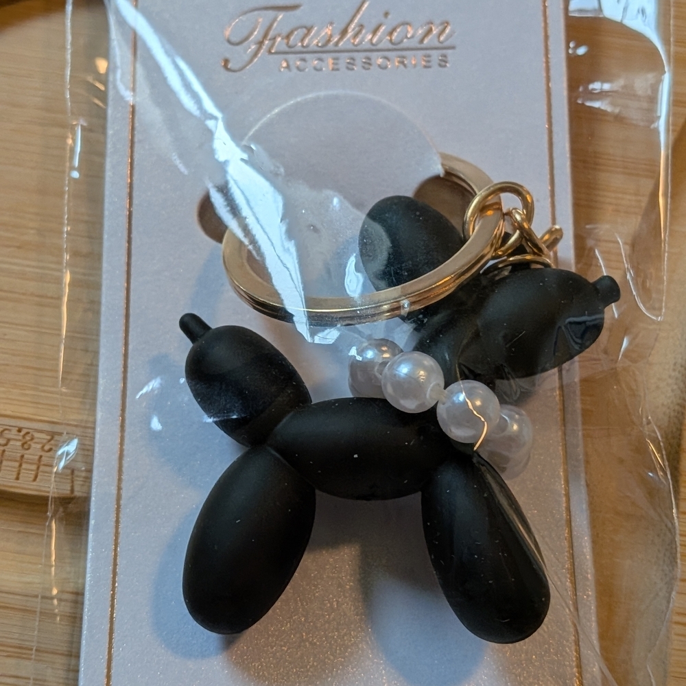 Black  With Pearls Balloon Dog Keychain